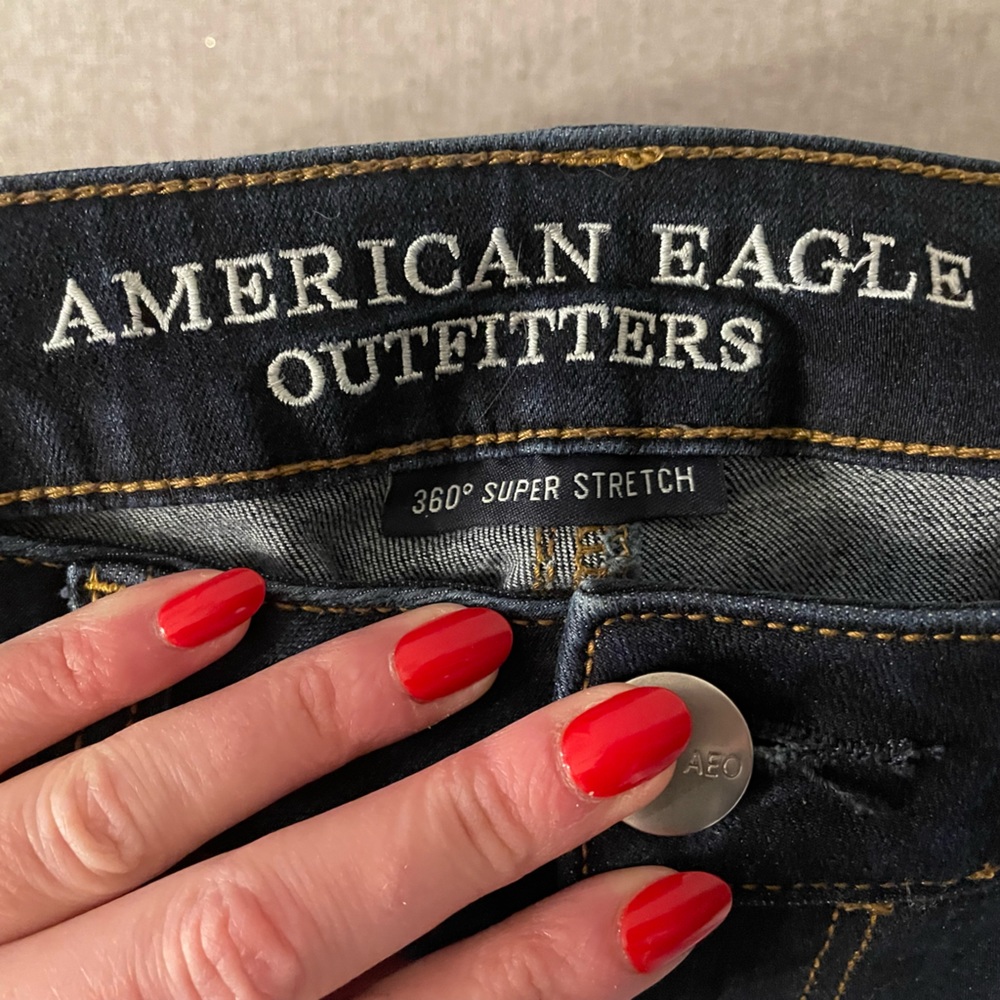 American Eagle Dark Wash Ripped Jegging Jeans - Picture 4 of 5